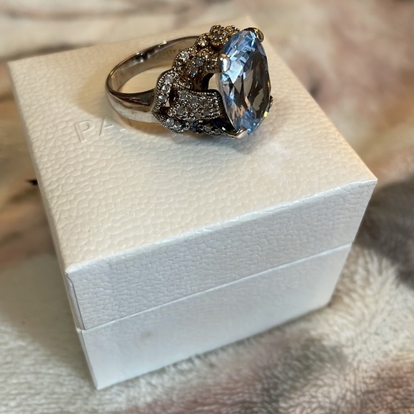 Beautiful large stone ring size 8. Light blue jewel - Picture 7 of 12